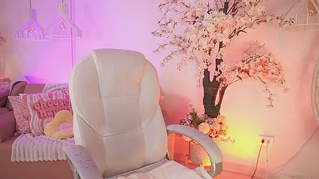 Snapshot of JadeSummerr chatting on November 8, 2025, 11:47 am JadeSummerr online show from November 8, 2025, 11:47 am