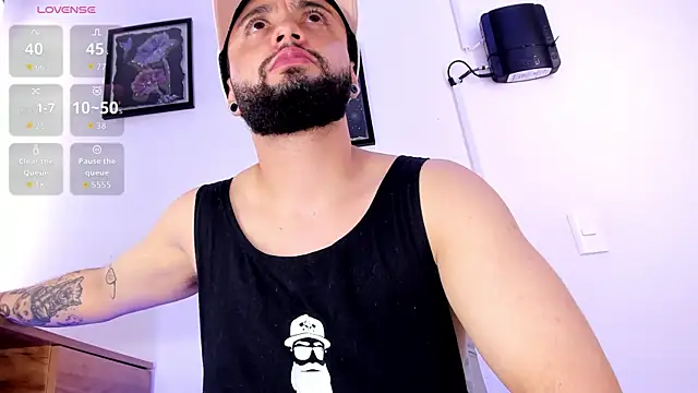 Noah devil  online show from November 7, 2025, 2:27 am