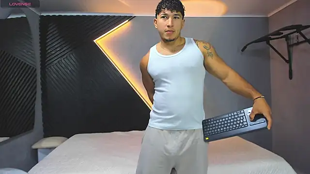 Horny nick18 online show from April 20, 2026, 1:24 pm