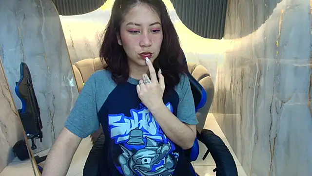 valentina r  online show from February 5, 2026, 3:02 am