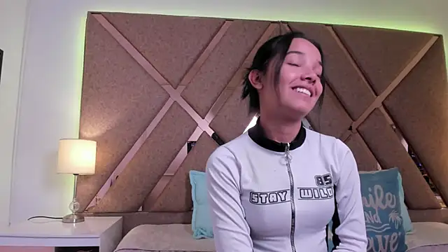 Snapshot of BelhaLawuo chatting on January 17, 2026, 8:34 pm BelhaLawuo online show from January 17, 2026, 8:34 pm