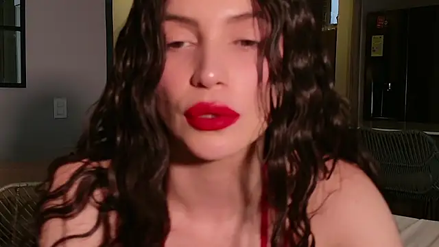 Snapshot of karinasantos_ chatting on September 28, 2025, 11:06 am karinasantos online show from September 28, 2025, 11:06 am