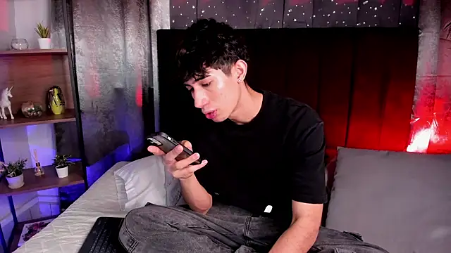 MartinnaGreco online show from October 30, 2025, 5:32 pm