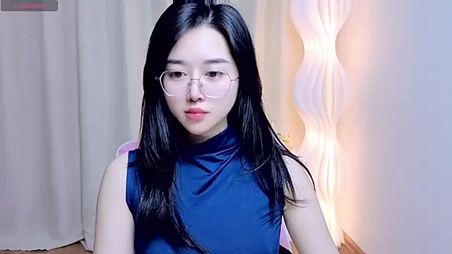 Miu-999 online show from April 21, 2026, 7:04 am