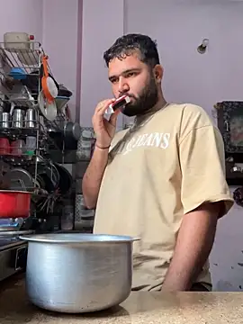 amitsharma7868 online show from February 9, 2026, 2:42 am