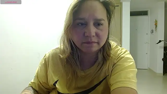 Snapshot of haashkyo chatting on May 12, 2026, 3:25 am haashkyo online show from May 12, 2026, 3:25 am