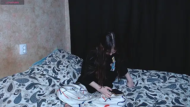 litle owl online show from October 5, 2025, 3:25 pm