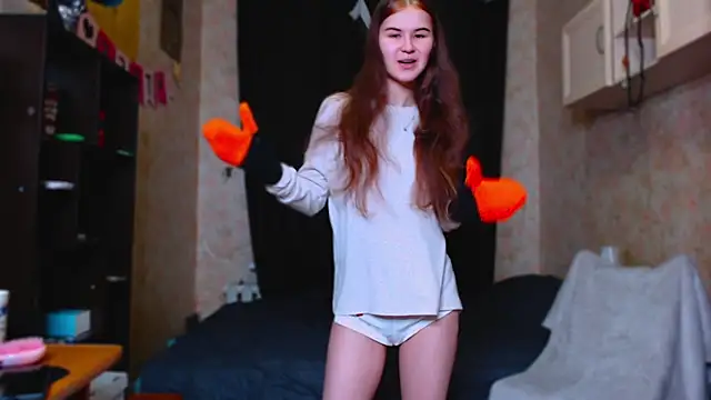 litle owl online show from September 20, 2025, 7:30 pm