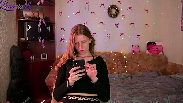 Snapshot of Luntryy chatting on May 19, 2026, 6:31 am Luntryy online show from May 19, 2026, 6:31 am