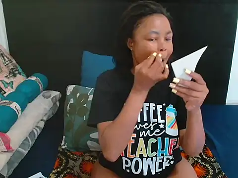 CreamySexyPussy online show from December 4, 2025, 8:24 am