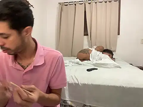 Snapshot of ClaraCacheada chatting on October 19, 2025, 4:26 am ClaraCacheada online show from October 19, 2025, 4:26 am