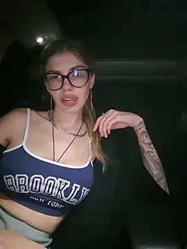 Snapshot of Couplexxx10@xh chatting on September 16, 2025, 6:09 pm Couplexxx10xh online show from September 16, 2025, 6:09 pm