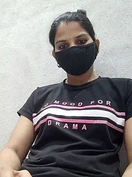 poojam93 online show from May 31, 2026, 3:01 am