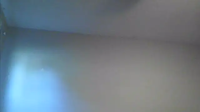 sarahkat86 online show from April 17, 2026, 10:34 pm