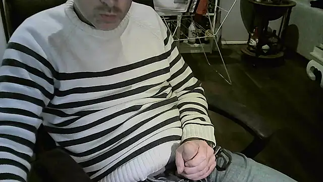 Snapshot of Chrisprngr chatting on October 27, 2025, 5:25 pm Chrisprngr online show from October 27, 2025, 5:25 pm