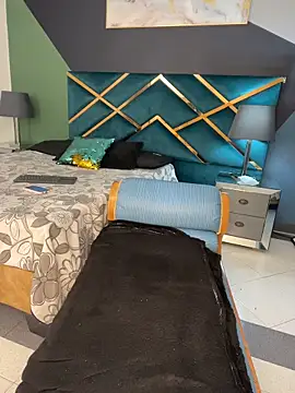 Ariagh  online show from April 19, 2026, 9:54 am