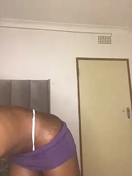 Snapshot of Trans_fairy chatting on October 19, 2025, 7:49 pm Trans fairy online show from October 19, 2025, 7:49 pm