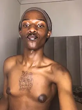 Snapshot of Trans_fairy chatting on October 10, 2025, 8:42 pm Trans fairy online show from October 10, 2025, 8:42 pm