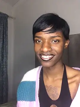 Snapshot of Trans_fairy chatting on October 1, 2025, 8:35 pm Trans fairy online show from October 1, 2025, 8:35 pm