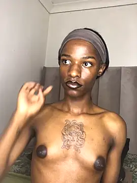 Snapshot of Trans_fairy chatting on October 12, 2025, 9:21 am Trans fairy online show from October 12, 2025, 9:21 am