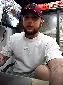 Catire10  online show from October 13, 2025, 2:07 pm