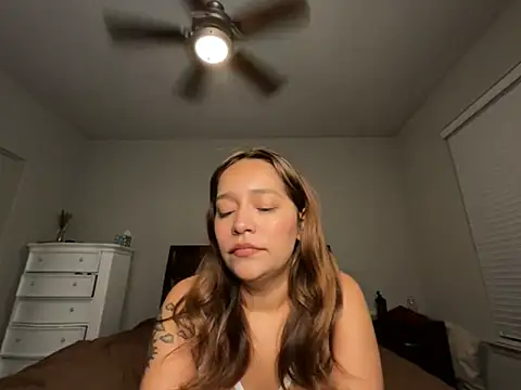 eurydicee online show from October 25, 2025, 12:32 am