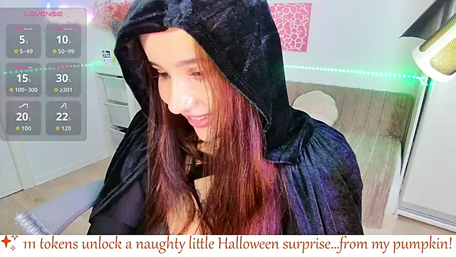 Snapshot of Margott_Joy chatting on October 31, 2025, 9:43 pm Margott Joy online show from October 31, 2025, 9:43 pm