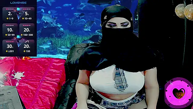 SultanaLayla online show from November 4, 2025, 7:39 pm