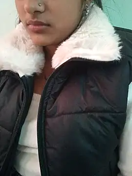 Neha Tyagi online show from December 1, 2025, 4:57 am