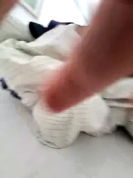 Snapshot of lebonfeu chatting on September 13, 2025, 3:34 pm lebonfeu online show from September 13, 2025, 3:34 pm