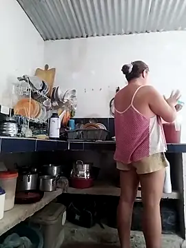 yyuly online show from September 18, 2025, 2:42 pm