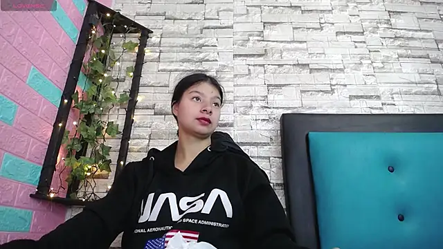 maily can online show from November 20, 2025, 1:01 pm