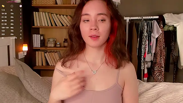 Snapshot of AlbertaClack chatting on November 24, 2025, 11:43 am AlbertaClack online show from November 24, 2025, 11:43 am