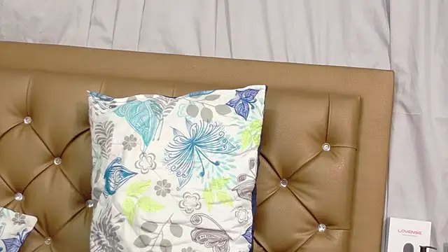 didoelizabeth online show from October 18, 2025, 1:02 pm