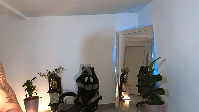 Wyatt Rose online show from October 1, 2025, 12:38 am