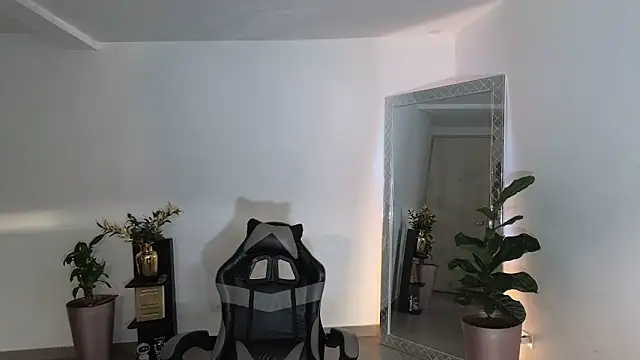 Wyatt Rose online show from September 28, 2025, 10:17 pm