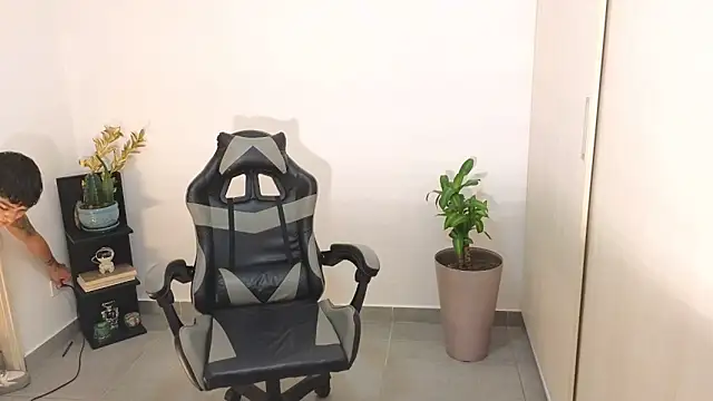 Wyatt Rose online show from September 24, 2025, 12:51 am