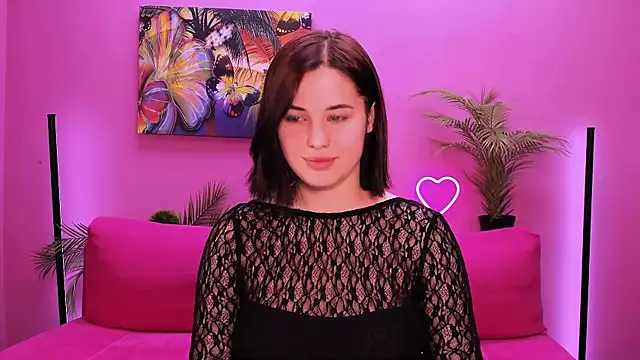 lil angel  online show from November 26, 2025, 1:11 pm