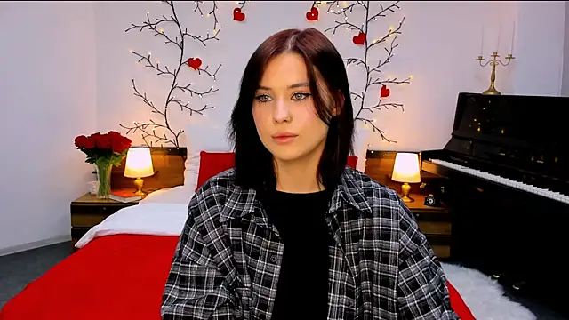 lil angel  online show from October 18, 2025, 8:49 am