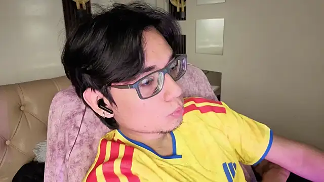 Snapshot of davoxer chatting on June 24, 2026, 3:38 am davoxer online show from June 24, 2026, 3:38 am
