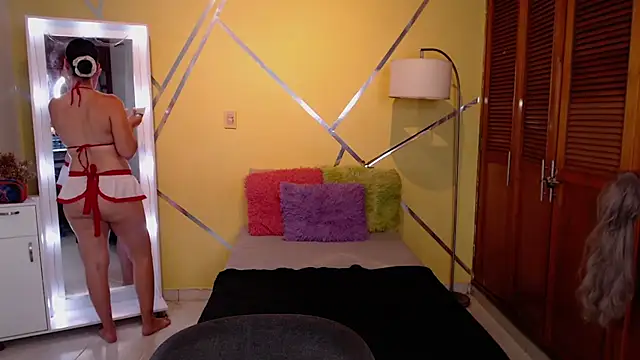 Snapshot of shirleyrojas chatting on December 2, 2025, 7:48 pm shirleyrojas online show from December 2, 2025, 7:48 pm