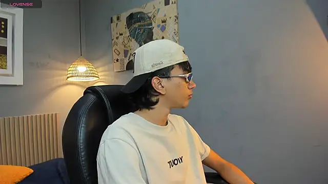 markbowie online show from April 18, 2026, 7:18 pm