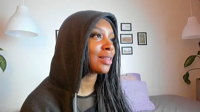 Snapshot of Coco_joness chatting on November 20, 2025, 8:09 pm Coco joness online show from November 20, 2025, 8:09 pm