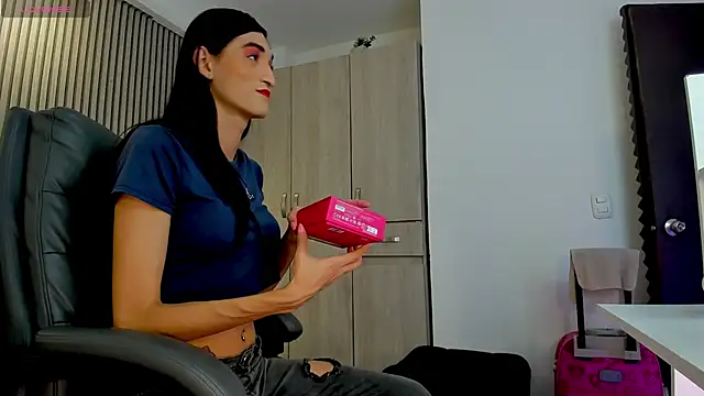 lily cash1 online show from November 11, 2025, 7:08 pm