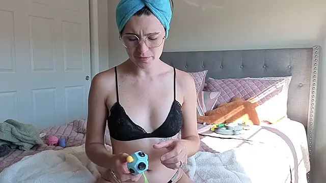 bambifarrina online show from October 5, 2025, 7:59 pm