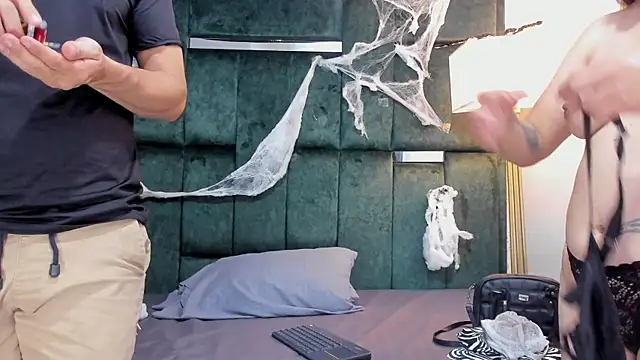 Charlotte Brian online show from October 26, 2025, 12:33 am