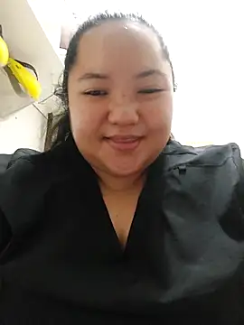 Snapshot of LianaCruzado chatting on April 17, 2026, 6:11 pm LianaCruzado online show from April 17, 2026, 6:11 pm
