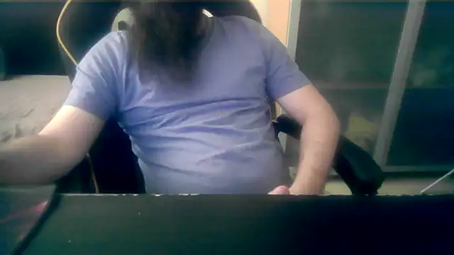 Snapshot of LondonMan1988 chatting on April 3, 2026, 3:40 pm LondonMan1988 online show from April 3, 2026, 3:40 pm
