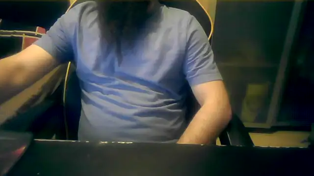 Snapshot of LondonMan1988 chatting on April 14, 2026, 3:44 am LondonMan1988 online show from April 14, 2026, 3:44 am