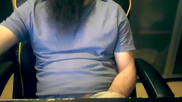 Snapshot of LondonMan1988 chatting on March 25, 2026, 11:25 pm LondonMan1988 online show from March 25, 2026, 11:25 pm